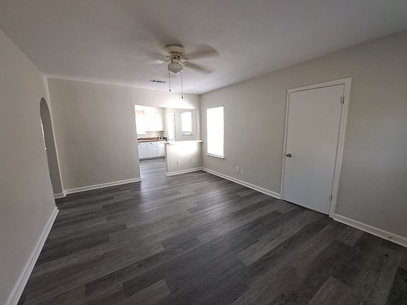 2nd image of 233 Willow St
