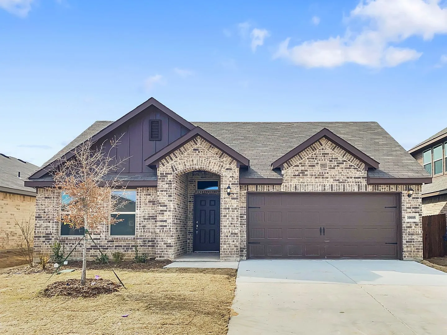 Like-New 4BD Home in Crowley ISD - Open Layout, Fenced Yard, Covered Patio — Photo 1