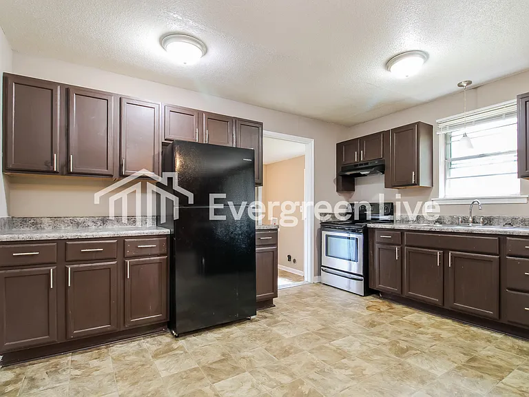 4707 Misty Vale Ln — Photo 2