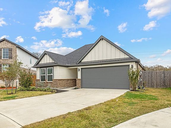 3rd image of 4903 Pine Haven Ln