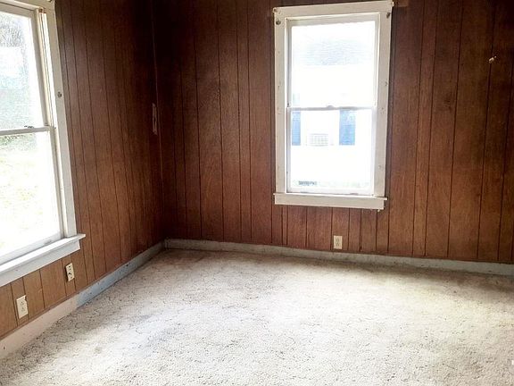 5th image of 212 N 5th St