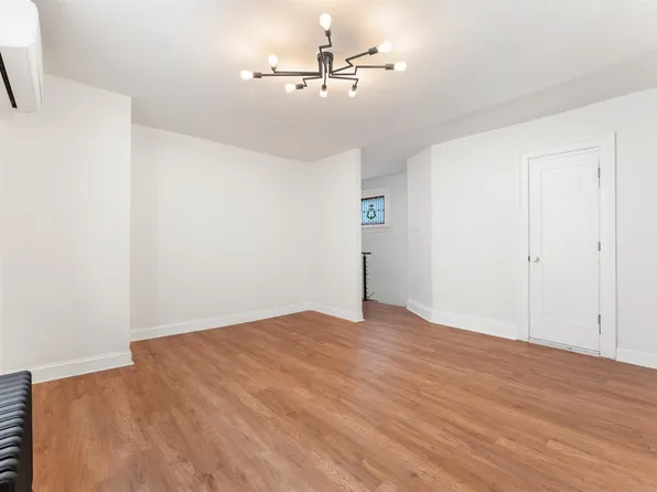 114 Oak Street image 24 of 41