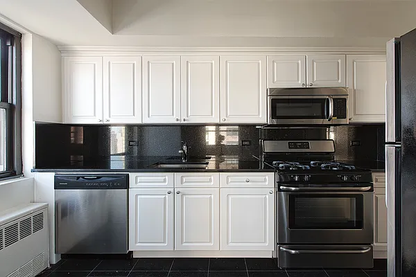 Rented by UES Management | media 38