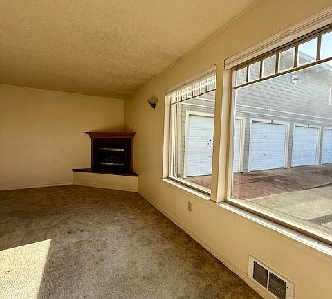 3rd image of 325 C St #325D