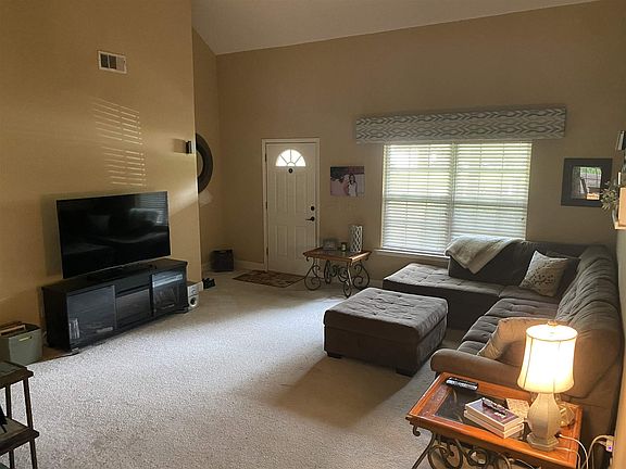 3rd image of 1202 Brooklet South Dr