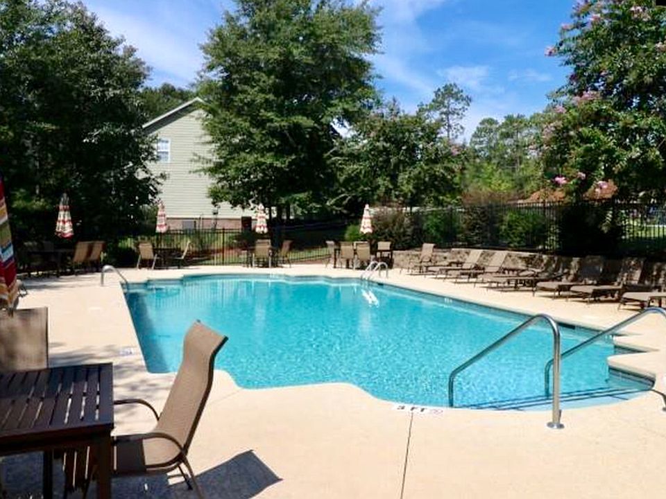1st image of 206 Parrish Pond Ct
