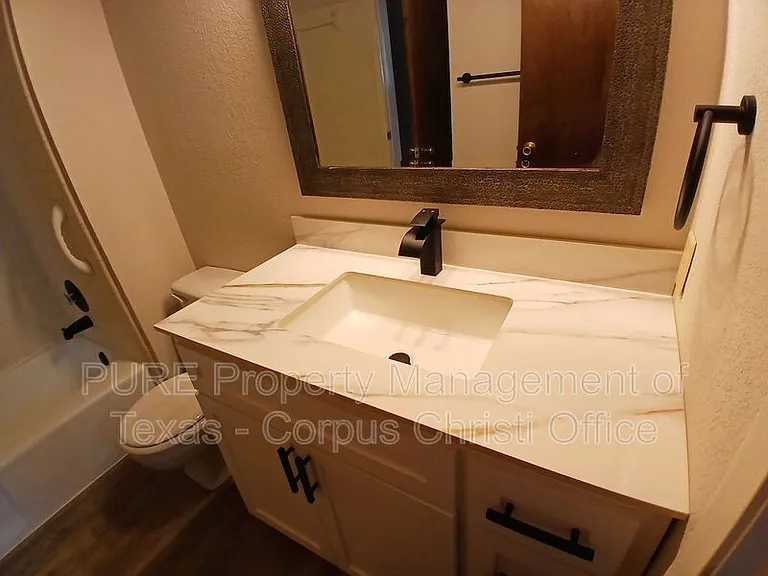 5001 Middlecoff Rd #1A — Photo 15