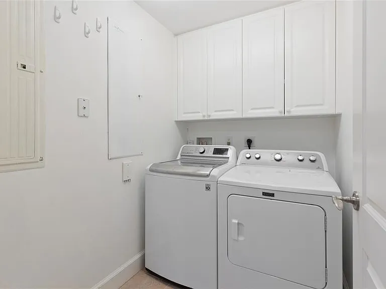 300 Beach Dr NE #302 — Photo 23