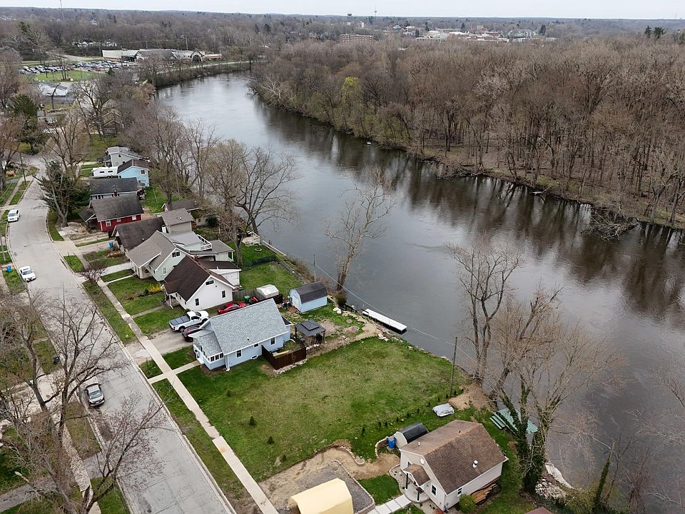 2nd image of 22 River St
