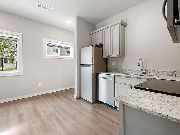 4th image of 1348 S West Ave Unit 108