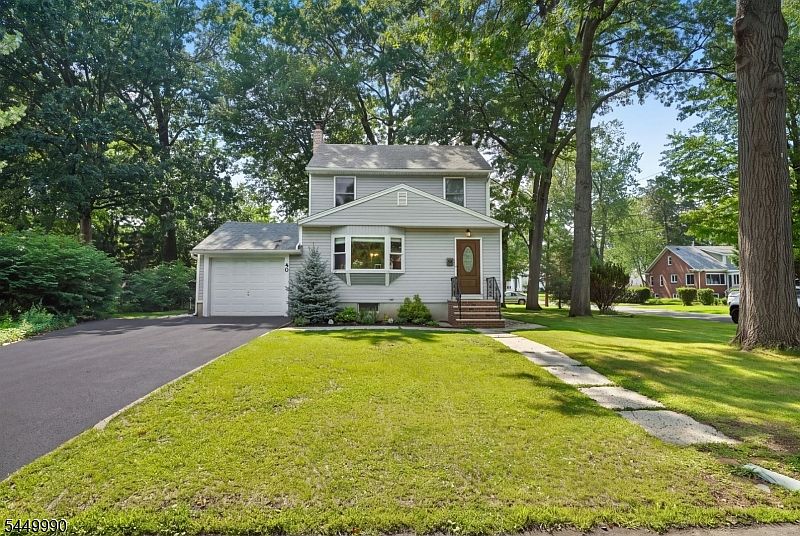1st image of 40 Carpenter Pl