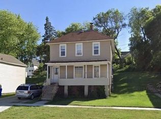 209 W 3rd St #1/2, Kaukauna, WI 54130
