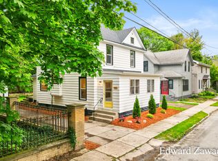 111 Luton Ave SE, Grand Rapids, MI 49506