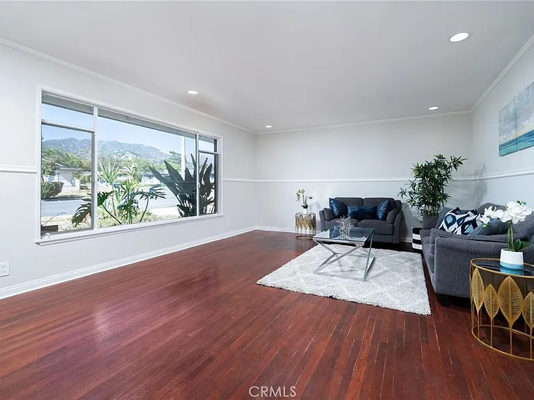 1032 E Buckboard Ave — Photo 3
