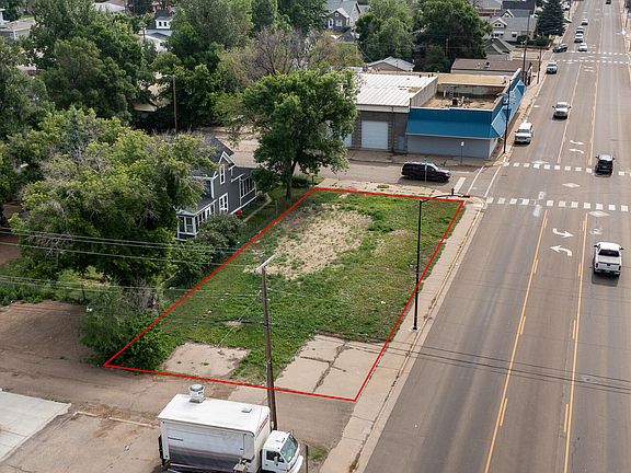 3rd image of 716 W Villard St