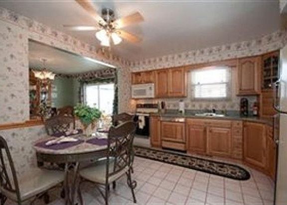 5th image of 1666 Wiltshire Dr