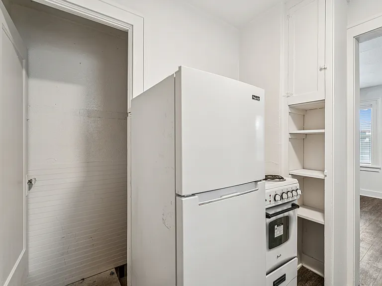 907 2nd St S #2 — Photo 9