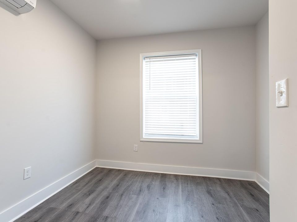 1st image of 304 E Ontario St #1STFF