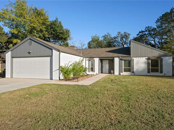 1702 Austin Ave, College Station, TX 77845