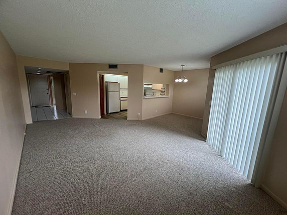 4th image of 300 SW 130th Terrace #314b