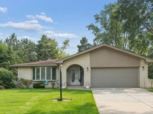 12001 W Lake View Dr, Orland Park, IL 60467