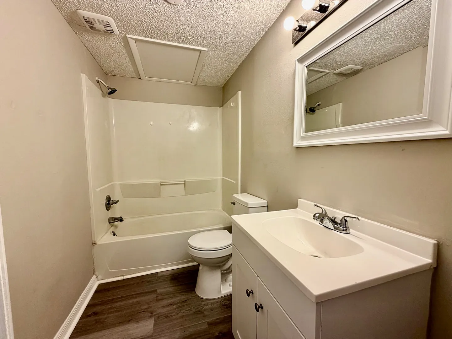 163 Avenue A SE — Photo 4