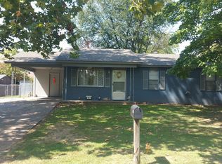 1402 N 4th St, Paris, AR 72855