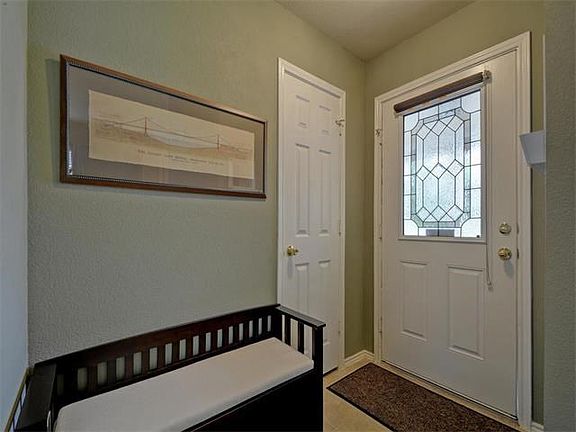 4th image of 505 N Cascades Ave APT 1