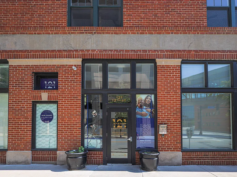 Station 121 — Photo 40