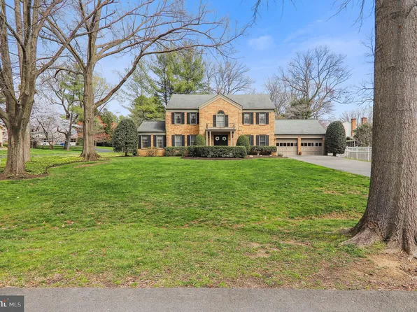 10601 Rock Run Dr, Rockville, MD 20854