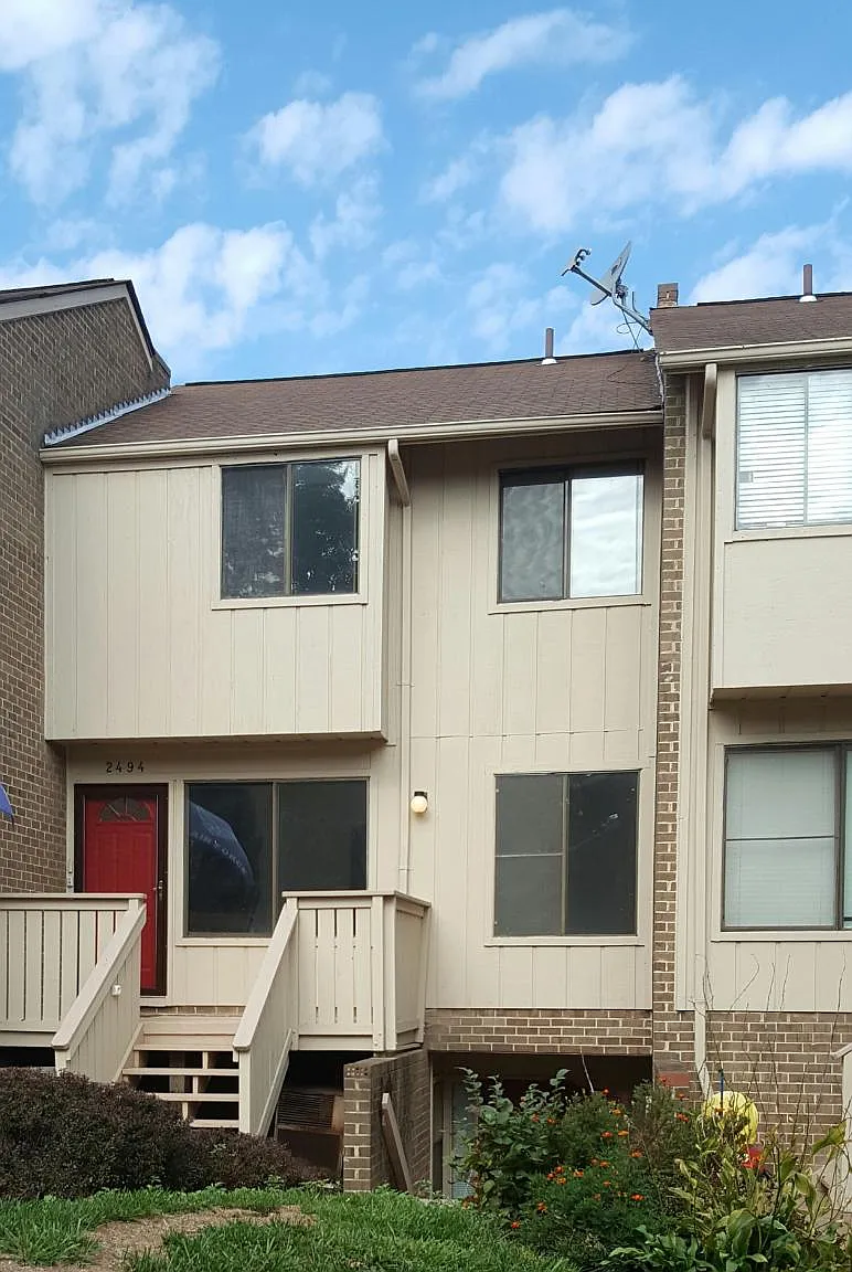 3 bed, 1.5 bath, 1132 sqft, $2,595 — Photo 2