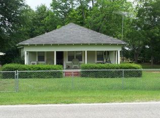 603 S 3rd Ave, Hartford, AL 36344