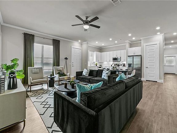 2nd image of 1015 Saffira Way