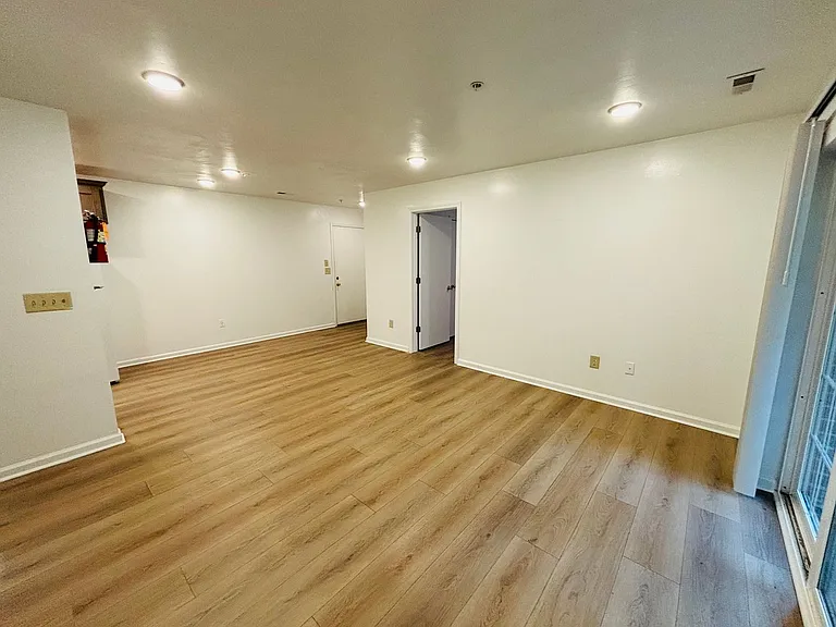 927AB - 410 Houston St. - DM — Photo 63