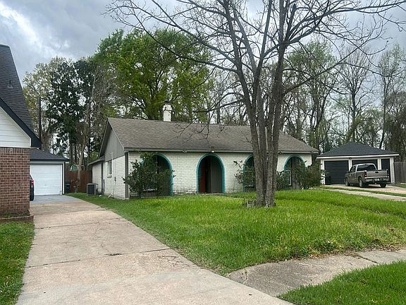3rd image of 1738 Hollyberry Dr