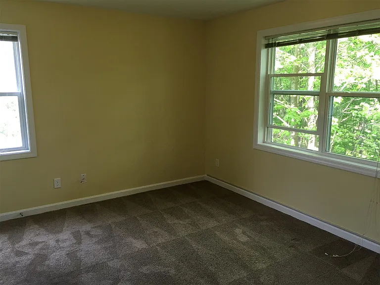 Fahey Place Apartments — Photo 20