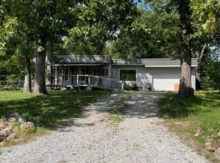 5717 Shoal Cliff Dr, Joplin, MO 64804