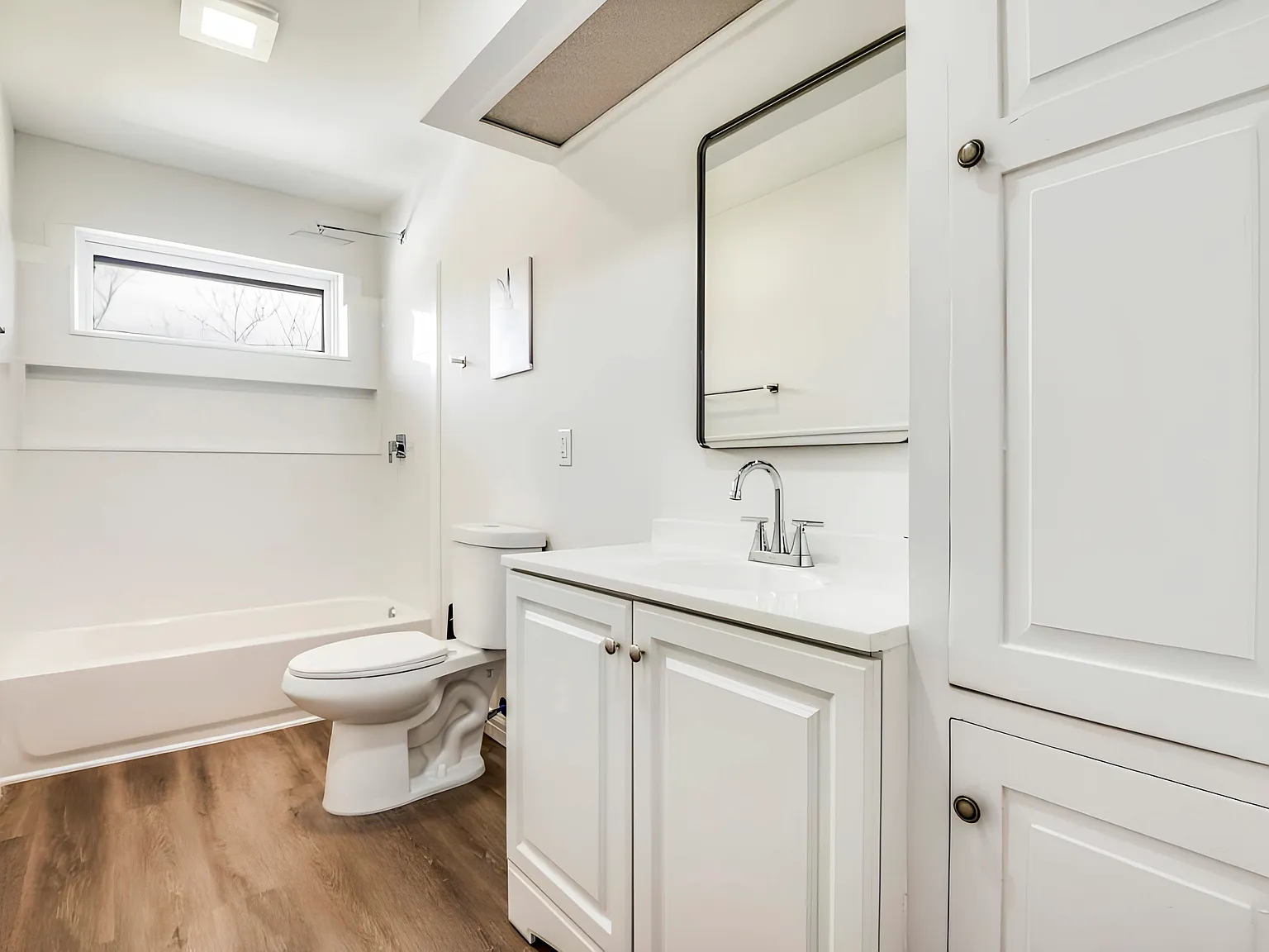4 bed, 3.0 bath, 2015 sqft, $983 — Photo 4