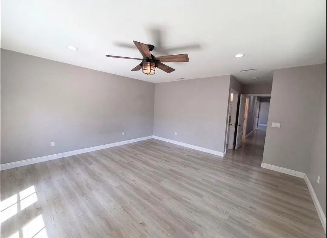 3 bed, 1326 sqft, $2,137 — Photo 2