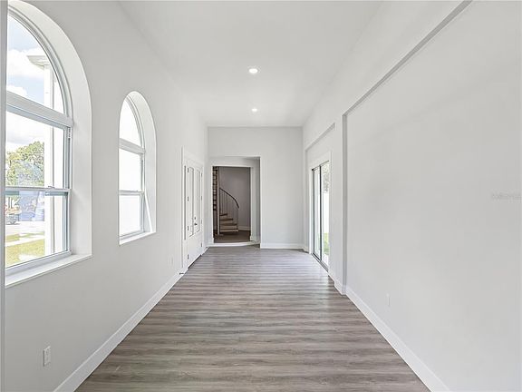 3rd image of 1190 W LAKESHORE DRIVE