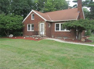 1906 Grafton Rd, Elyria, OH 44035