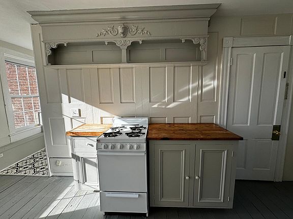 5th image of 808 1/2 Caroline St #B