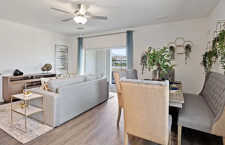 Soluna Townhomes — Photo 10
