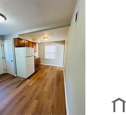 5th image of 2021 Bainbridge Dr