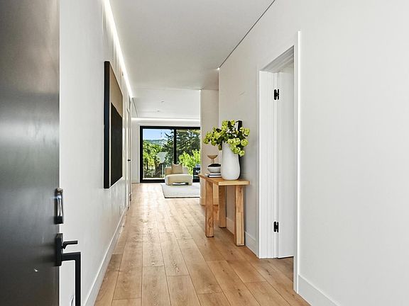 4th image of 2020 Eagle Court