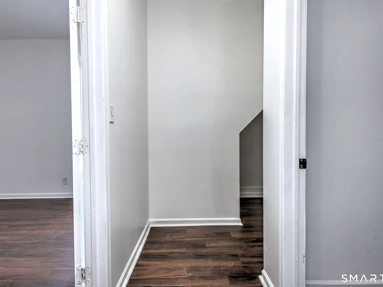 4 bed, 1.0 bath, 1100 sqft, $2,210 — Photo 4