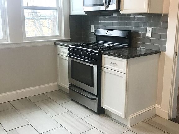 2nd image of 26 School St