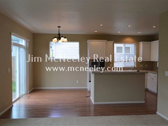 2nd image of 1063 SE Wenlock Ave