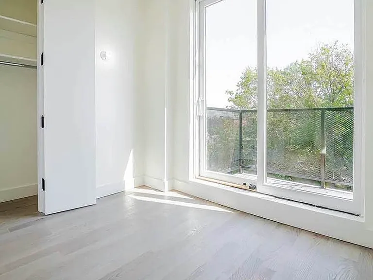 2909 Albemarle Rd #4R — Photo 6