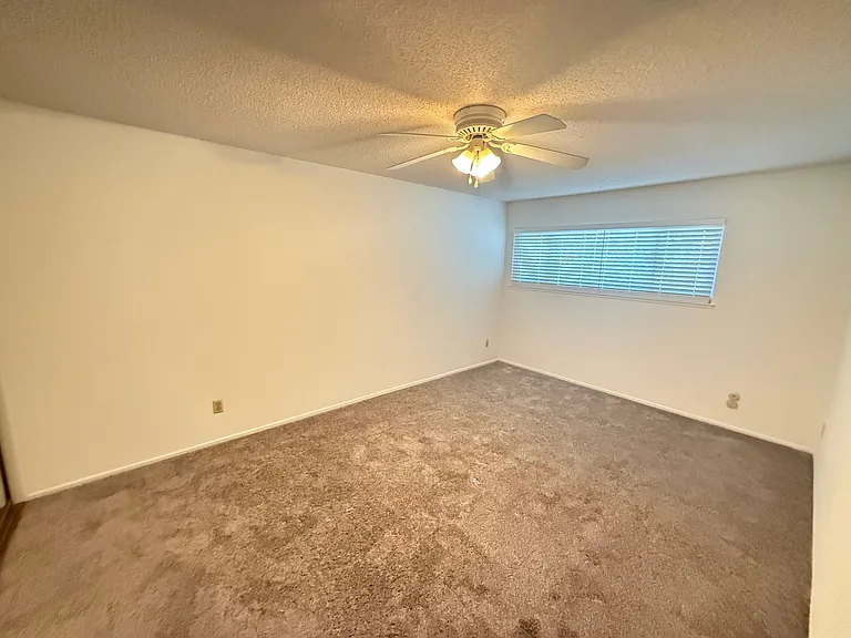 22210 James Alan Cir #8 — Photo 15